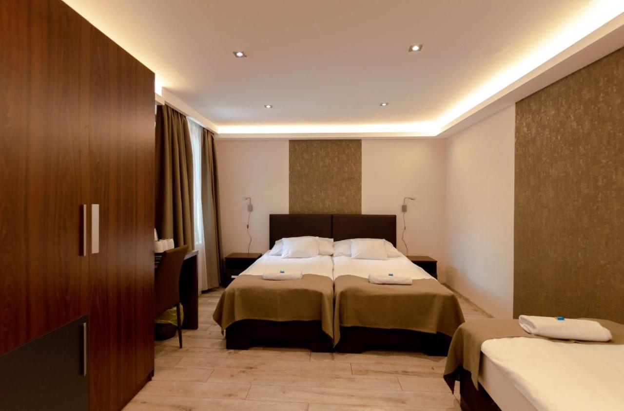 Ven Diofa De Lux Panzio Bed & Breakfast Szeged Exterior photo