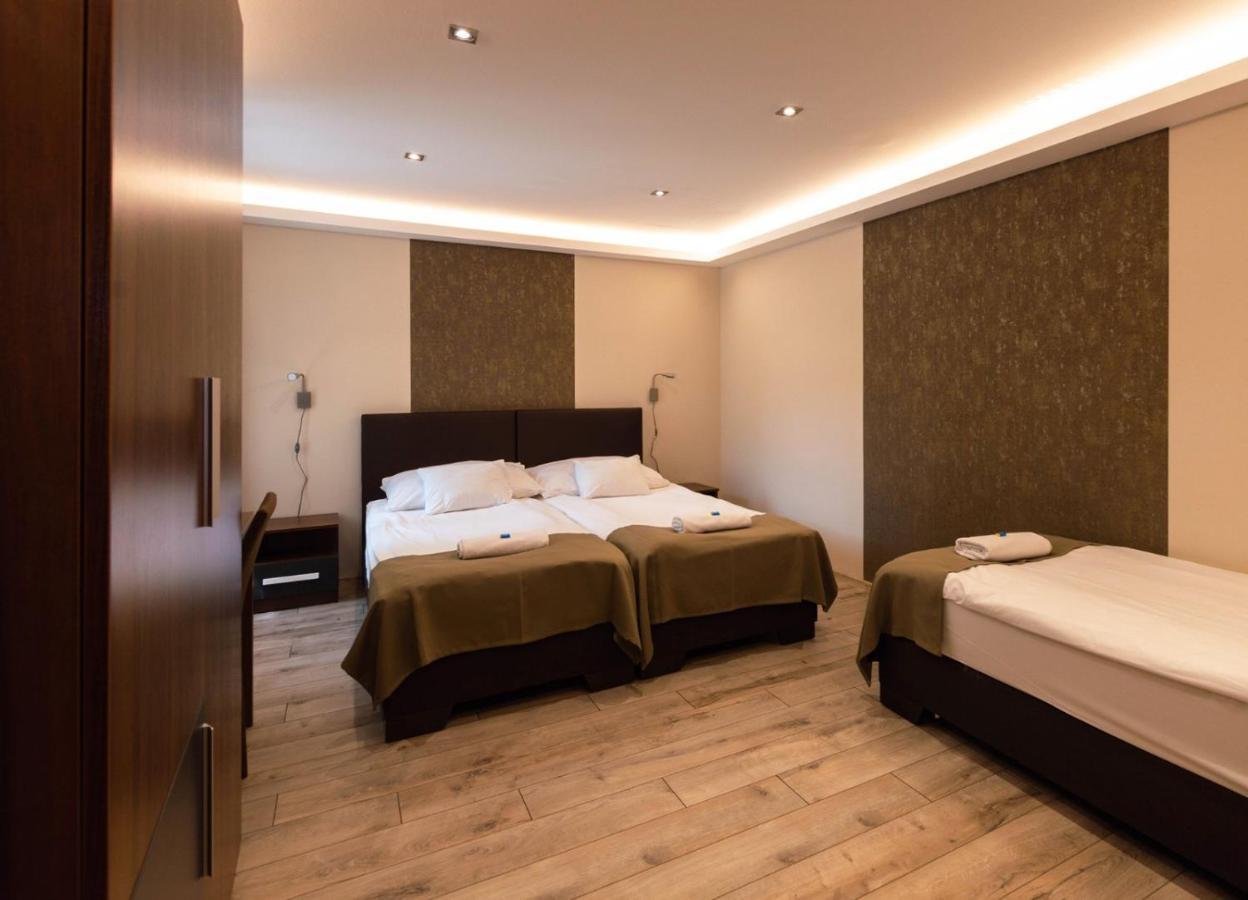 Ven Diofa De Lux Panzio Bed & Breakfast Szeged Exterior photo