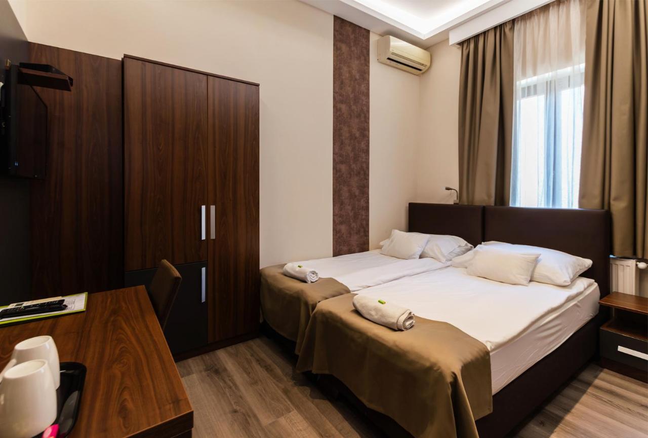 Ven Diofa De Lux Panzio Bed & Breakfast Szeged Exterior photo