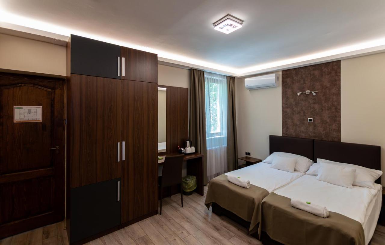 Ven Diofa De Lux Panzio Bed & Breakfast Szeged Exterior photo