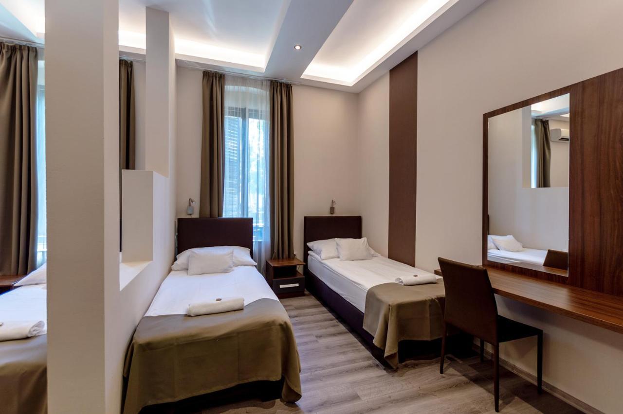 Ven Diofa De Lux Panzio Bed & Breakfast Szeged Exterior photo