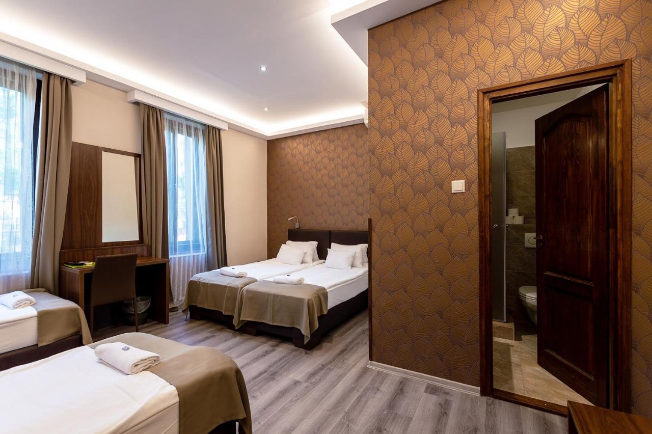 Ven Diofa De Lux Panzio Bed & Breakfast Szeged Exterior photo