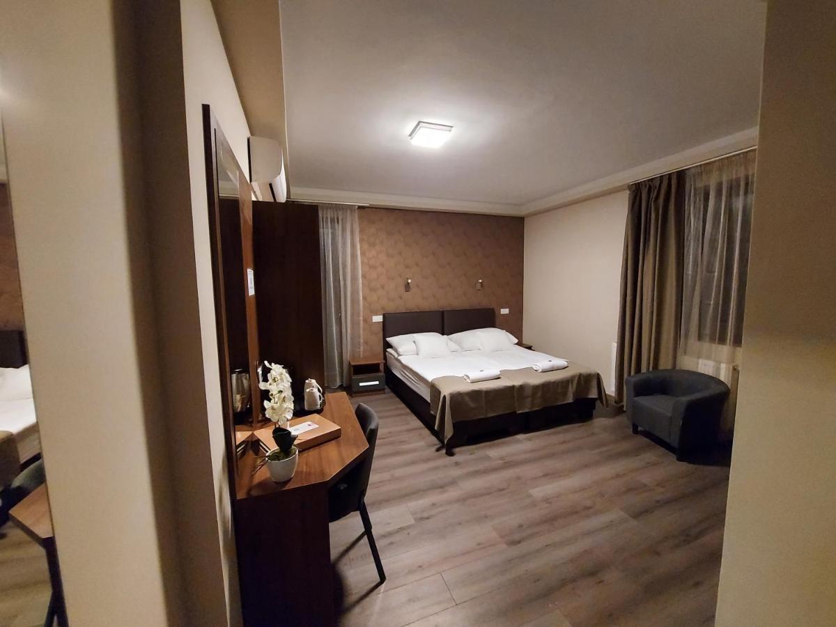 Ven Diofa De Lux Panzio Bed & Breakfast Szeged Exterior photo