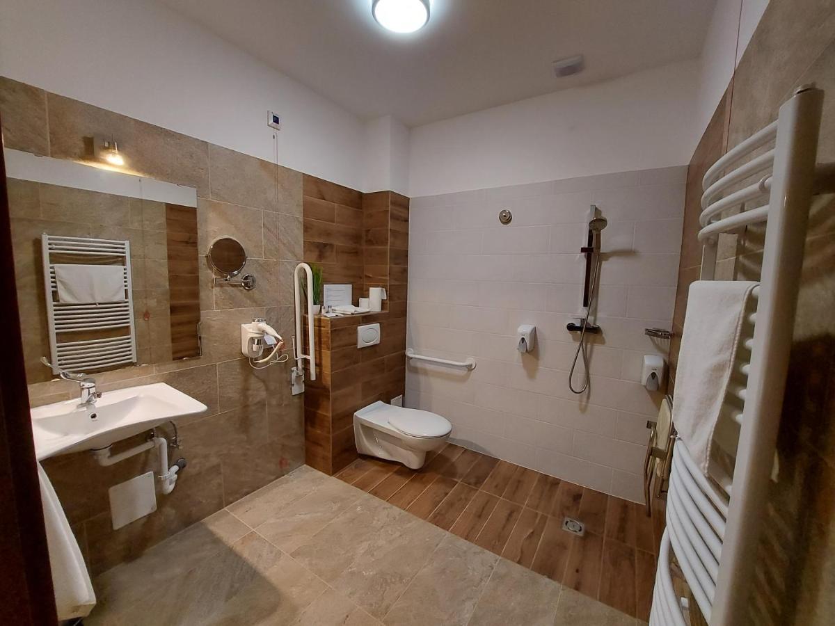 Ven Diofa De Lux Panzio Bed & Breakfast Szeged Exterior photo