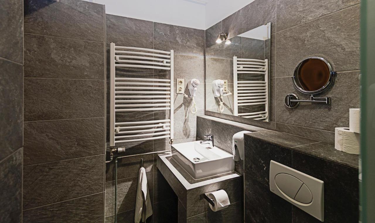 Ven Diofa De Lux Panzio Bed & Breakfast Szeged Exterior photo