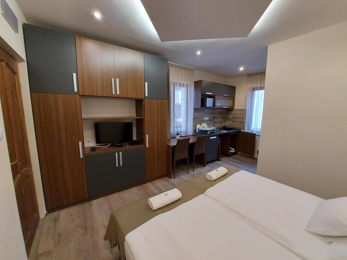 Ven Diofa De Lux Panzio Bed & Breakfast Szeged Exterior photo