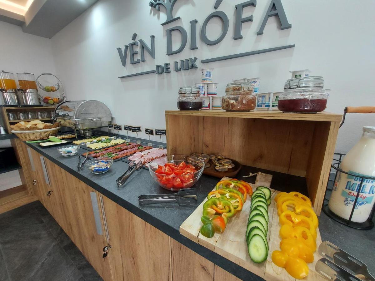 Ven Diofa De Lux Panzio Bed & Breakfast Szeged Exterior photo