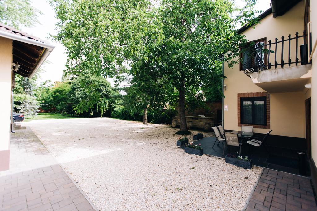 Ven Diofa De Lux Panzio Bed & Breakfast Szeged Exterior photo