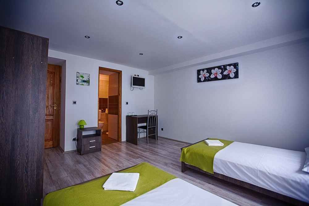 Ven Diofa De Lux Panzio Bed & Breakfast Szeged Exterior photo